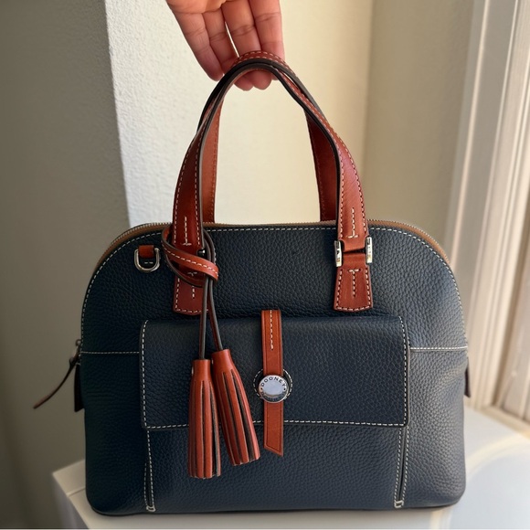 Dooney & Bourke Cambridge Zip Satchel Black and Brown Leather Medium Handbag - Picture 4 of 16